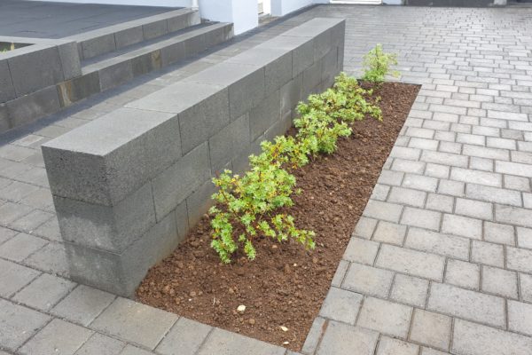 Hleðsla, kantsteinar eða þrep