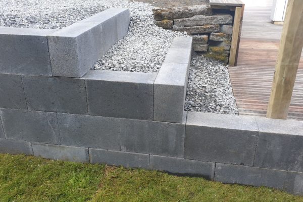 Hleðsla, kantsteinar eða þrep