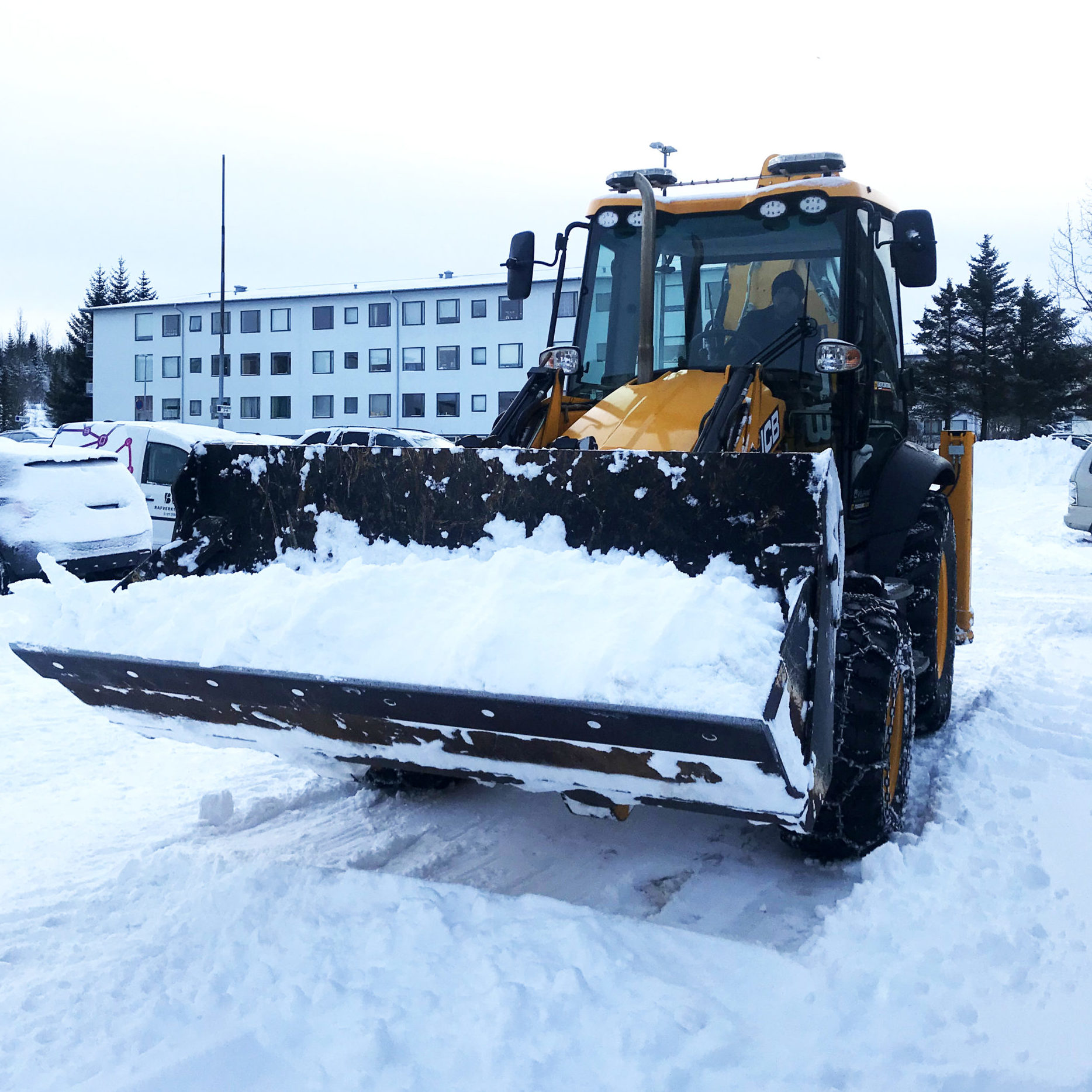Snjómokstur og hálkuvörn